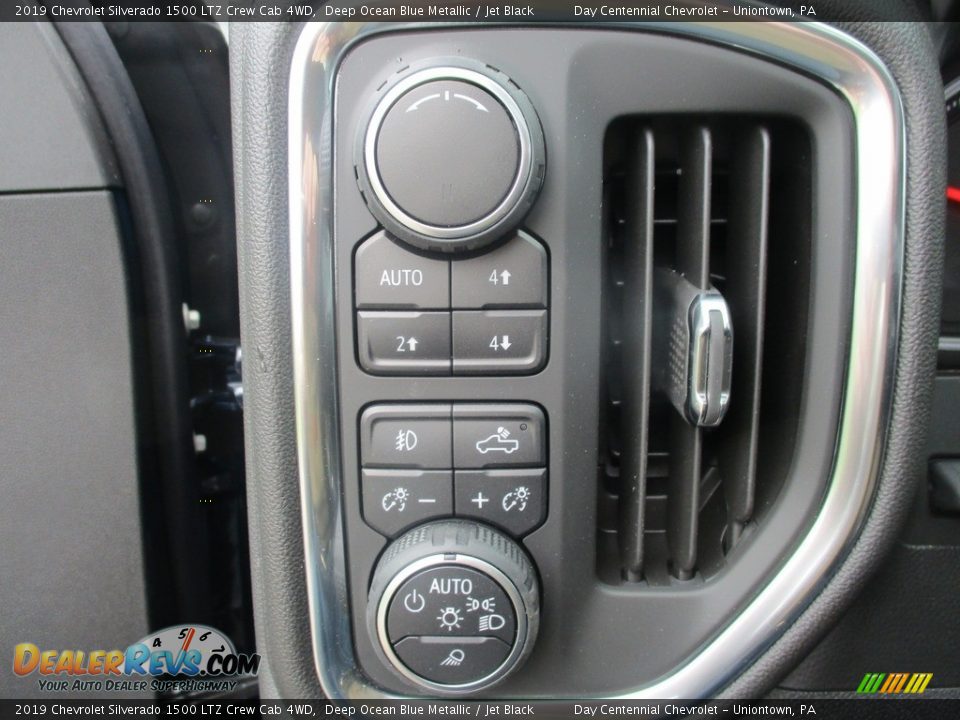 2019 Chevrolet Silverado 1500 LTZ Crew Cab 4WD Deep Ocean Blue Metallic / Jet Black Photo #18