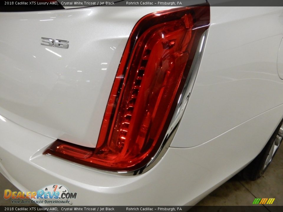 2018 Cadillac XTS Luxury AWD Crystal White Tricoat / Jet Black Photo #11