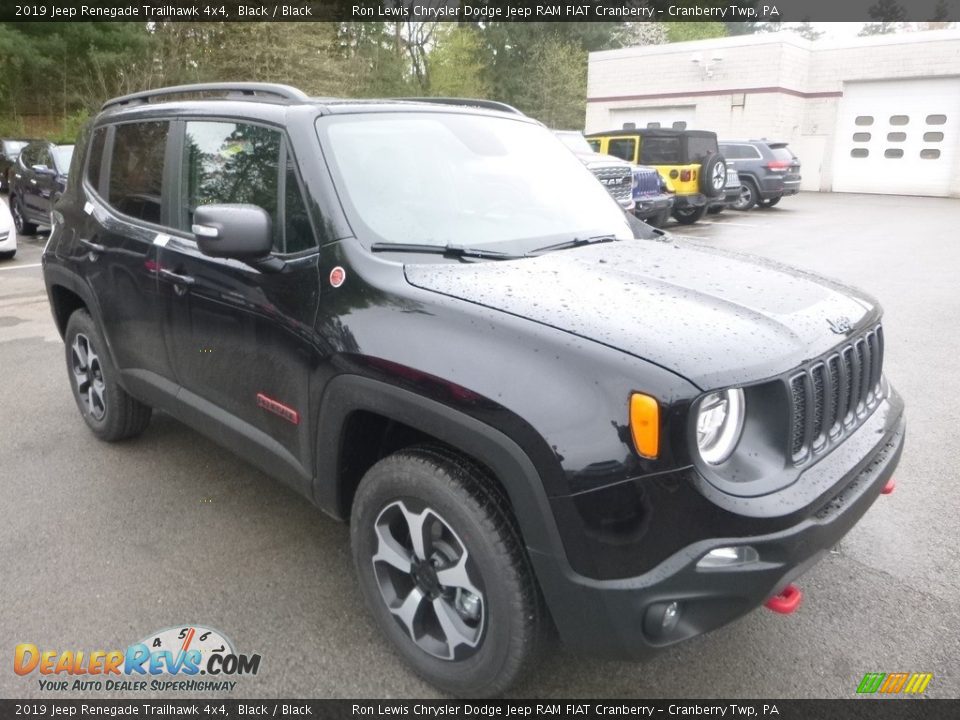 Front 3/4 View of 2019 Jeep Renegade Trailhawk 4x4 Photo #7