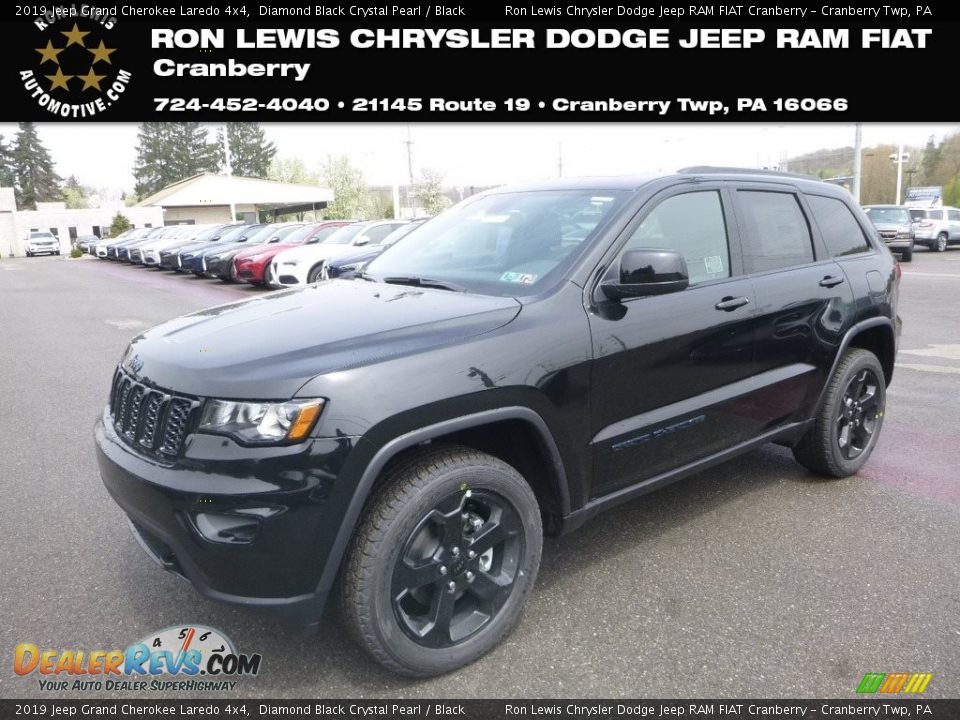 2019 Jeep Grand Cherokee Laredo 4x4 Diamond Black Crystal Pearl / Black Photo #1