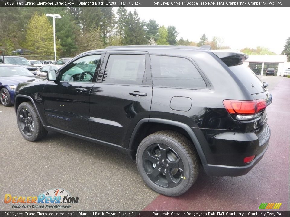 2019 Jeep Grand Cherokee Laredo 4x4 Diamond Black Crystal Pearl / Black Photo #3