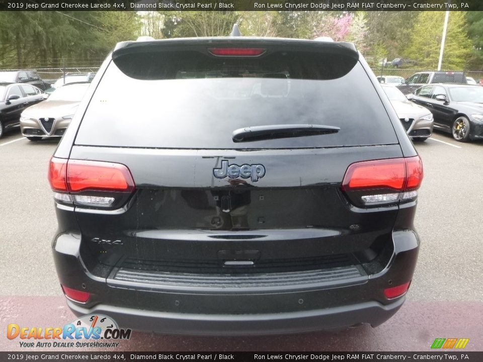 2019 Jeep Grand Cherokee Laredo 4x4 Diamond Black Crystal Pearl / Black Photo #4