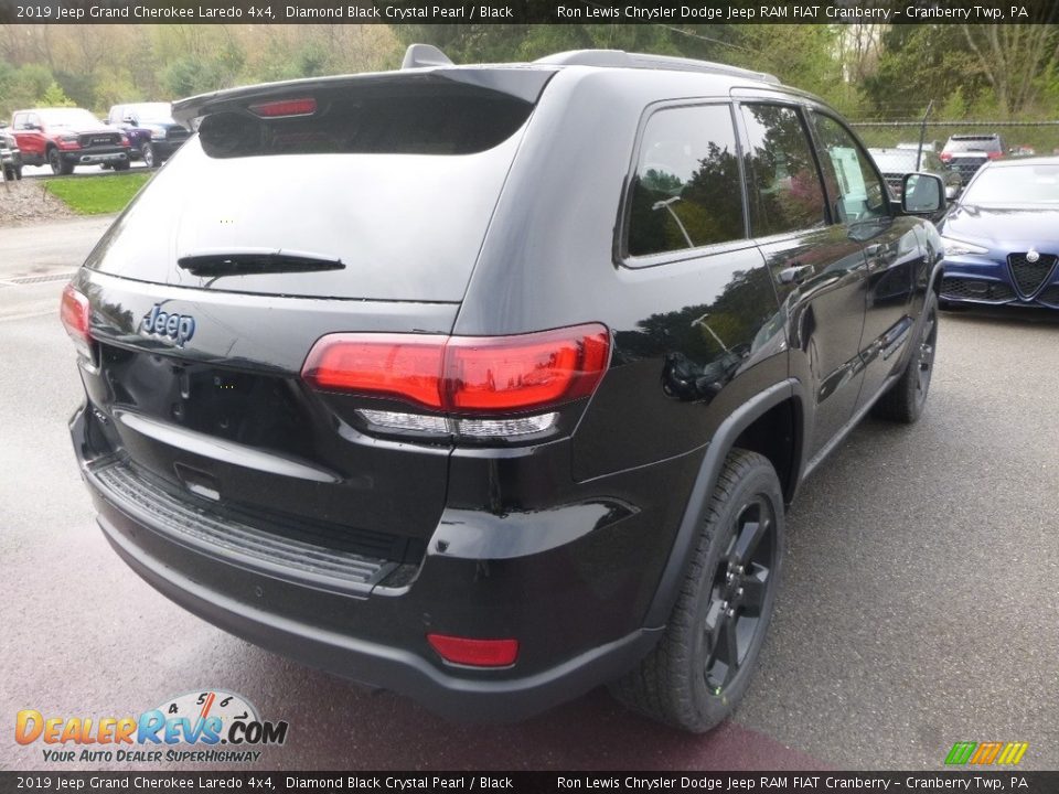 2019 Jeep Grand Cherokee Laredo 4x4 Diamond Black Crystal Pearl / Black Photo #5
