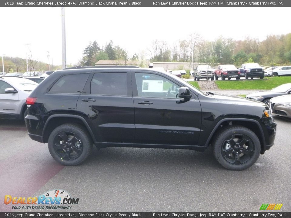 2019 Jeep Grand Cherokee Laredo 4x4 Diamond Black Crystal Pearl / Black Photo #6