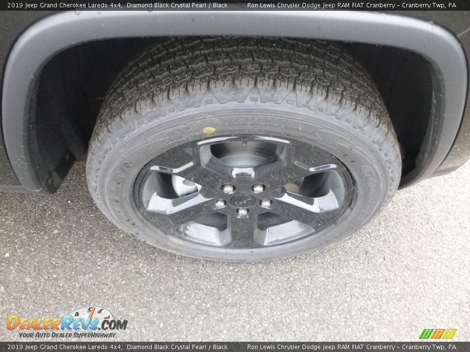 2019 Jeep Grand Cherokee Laredo 4x4 Diamond Black Crystal Pearl / Black Photo #9