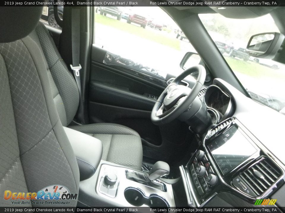 2019 Jeep Grand Cherokee Laredo 4x4 Diamond Black Crystal Pearl / Black Photo #10
