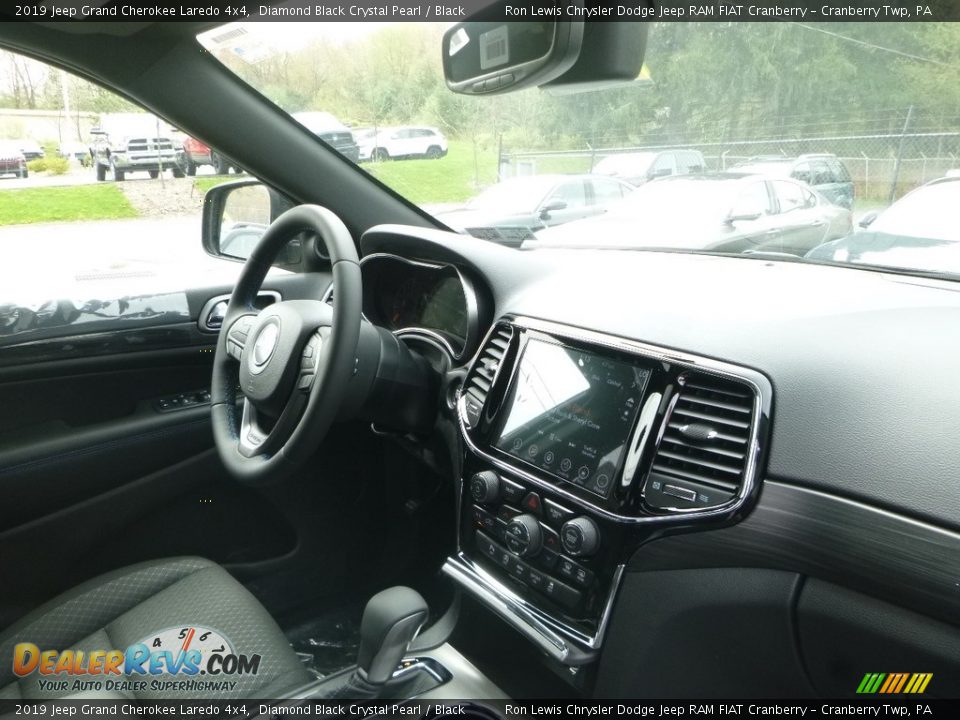 2019 Jeep Grand Cherokee Laredo 4x4 Diamond Black Crystal Pearl / Black Photo #11