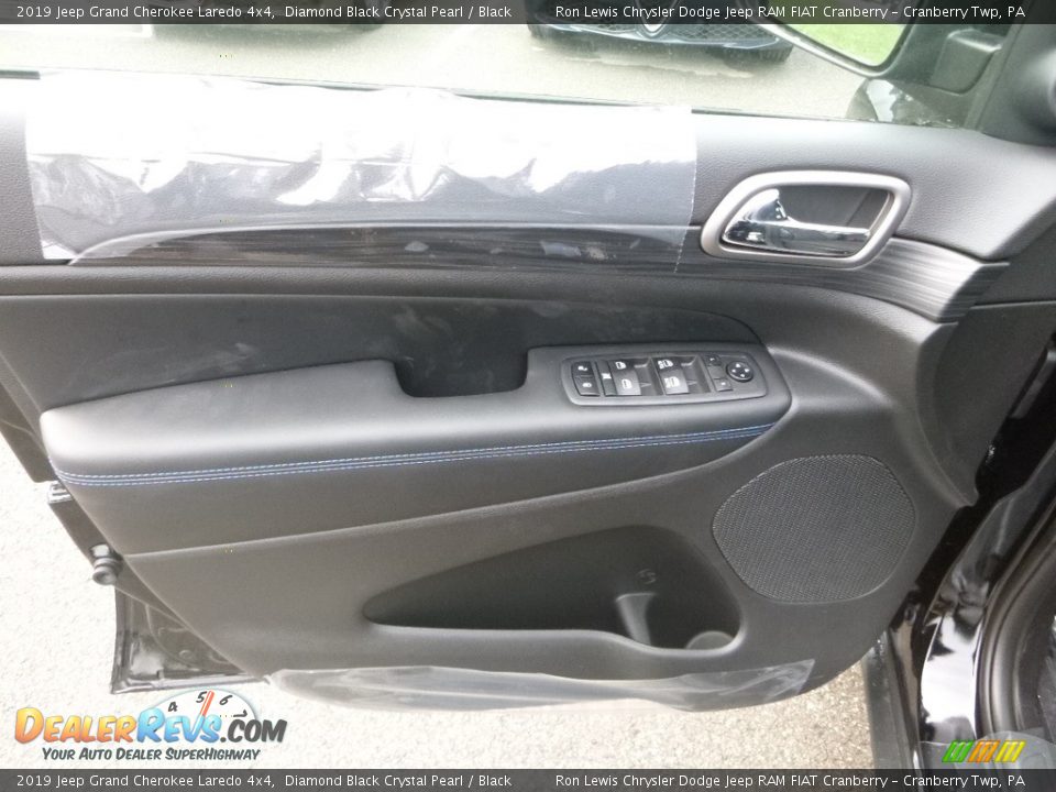 2019 Jeep Grand Cherokee Laredo 4x4 Diamond Black Crystal Pearl / Black Photo #14