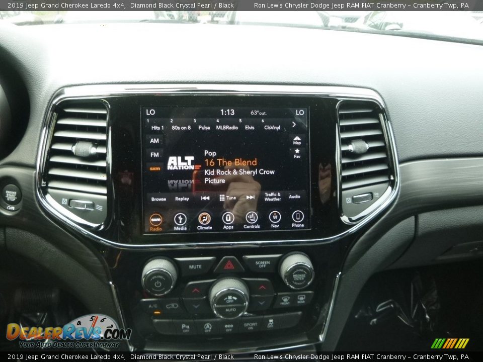 2019 Jeep Grand Cherokee Laredo 4x4 Diamond Black Crystal Pearl / Black Photo #16