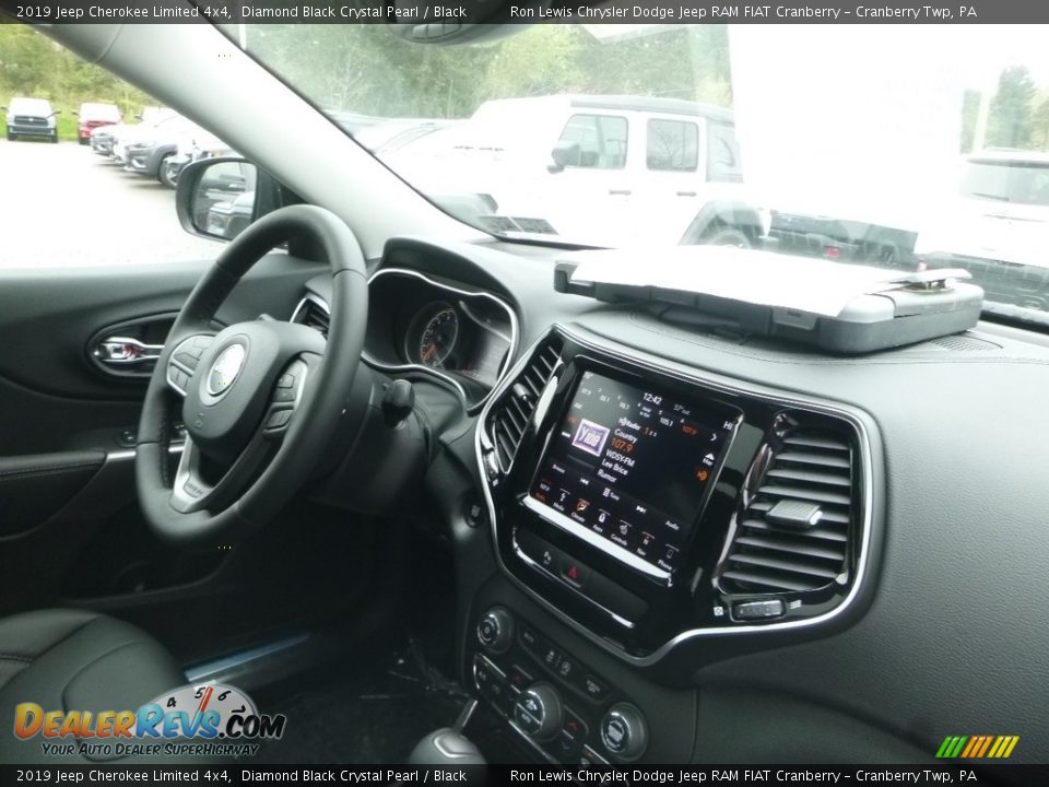 2019 Jeep Cherokee Limited 4x4 Diamond Black Crystal Pearl / Black Photo #11