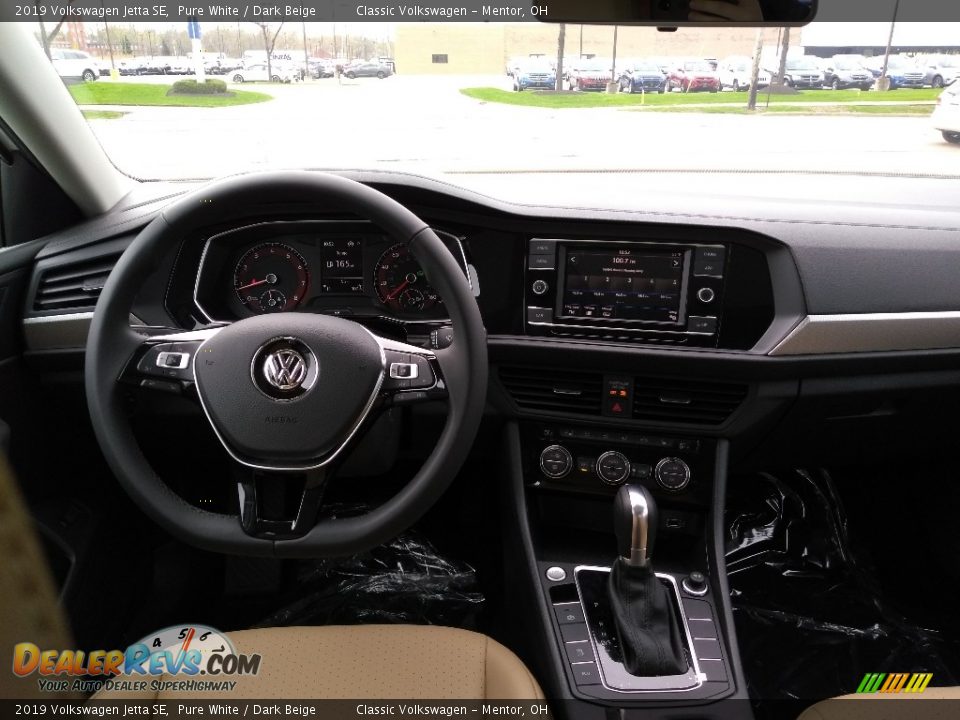 2019 Volkswagen Jetta SE Pure White / Dark Beige Photo #4