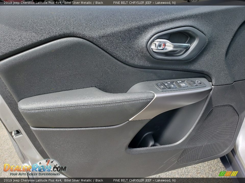 2019 Jeep Cherokee Latitude Plus 4x4 Billet Silver Metallic / Black Photo #6