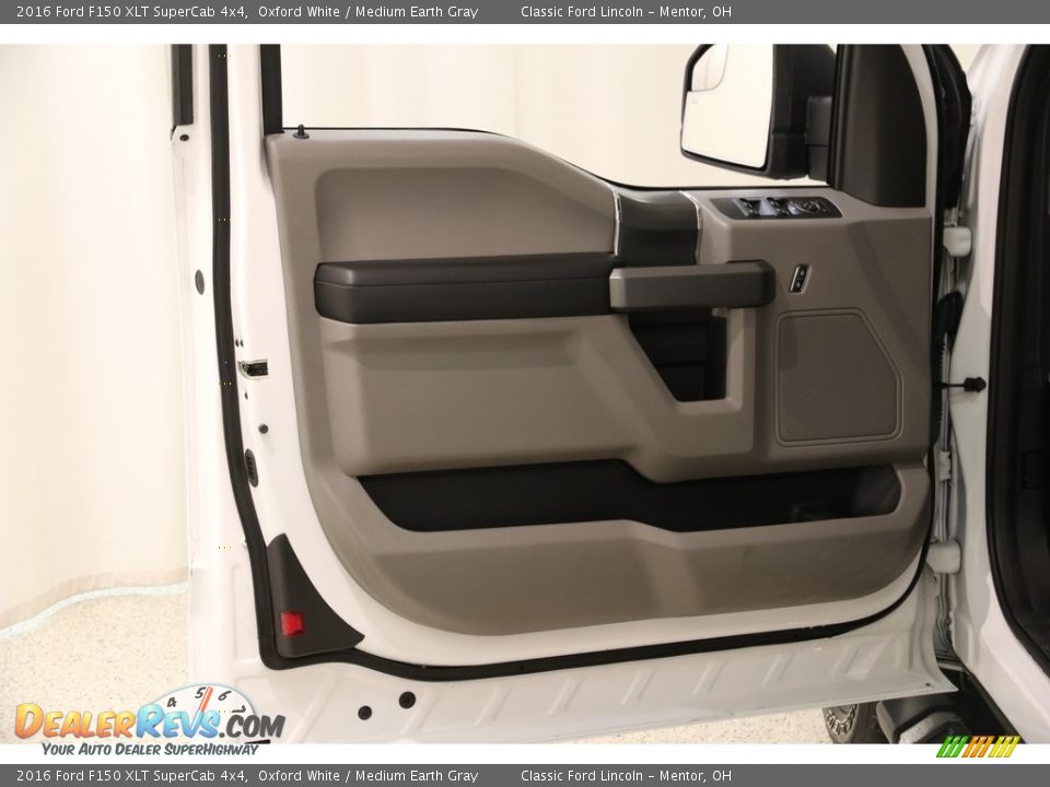 2016 Ford F150 XLT SuperCab 4x4 Oxford White / Medium Earth Gray Photo #5