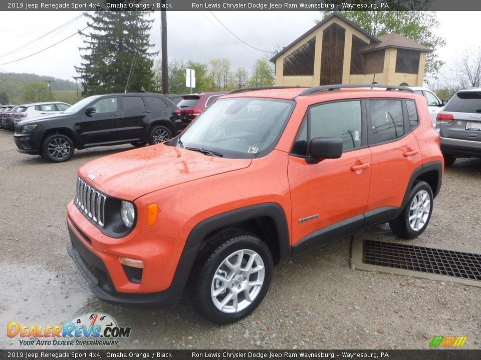 Front 3/4 View of 2019 Jeep Renegade Sport 4x4 Photo #1