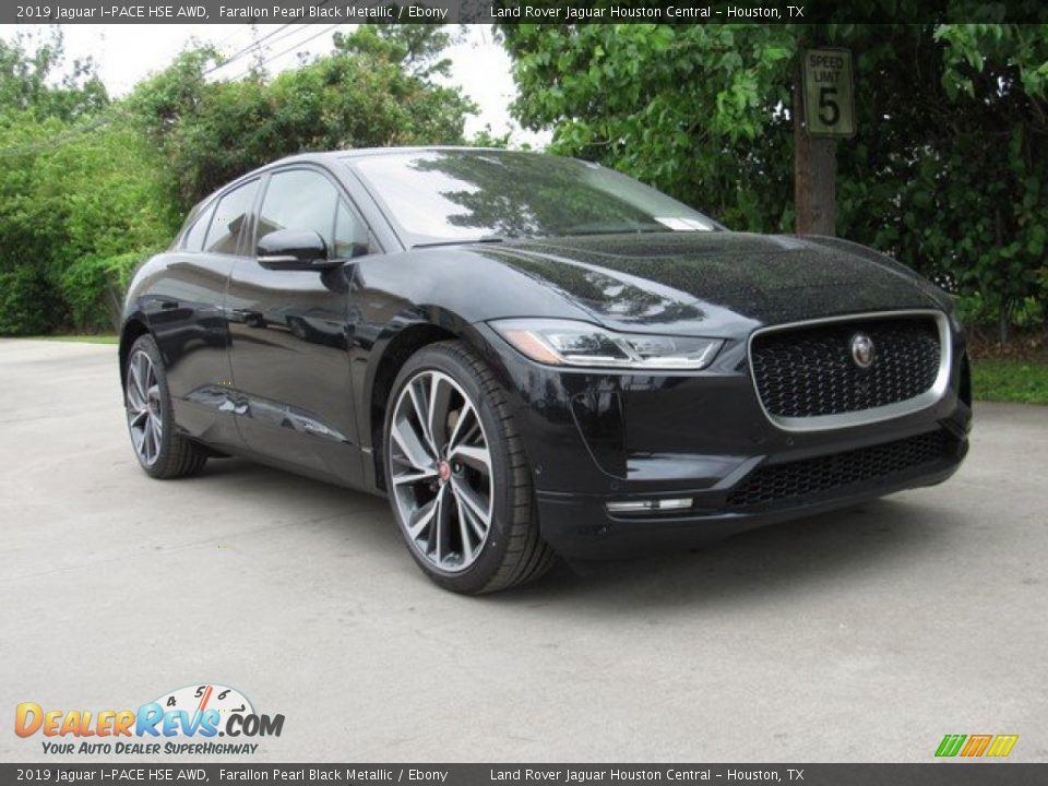 Front 3/4 View of 2019 Jaguar I-PACE HSE AWD Photo #2
