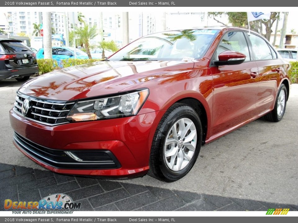 2018 Volkswagen Passat S Fortana Red Metallic / Titan Black Photo #5