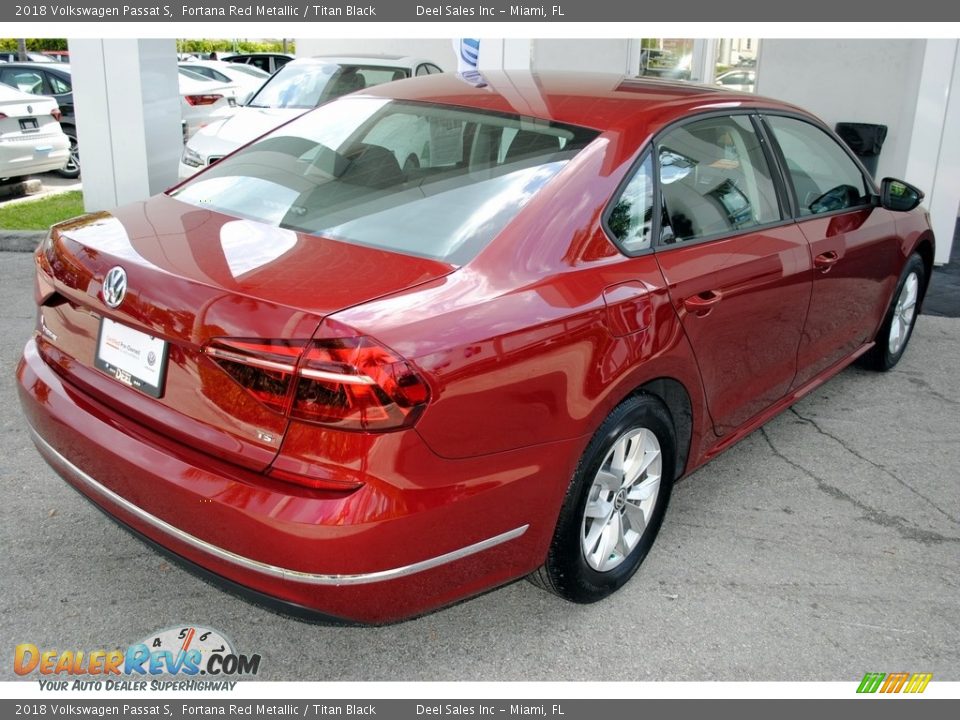 2018 Volkswagen Passat S Fortana Red Metallic / Titan Black Photo #9