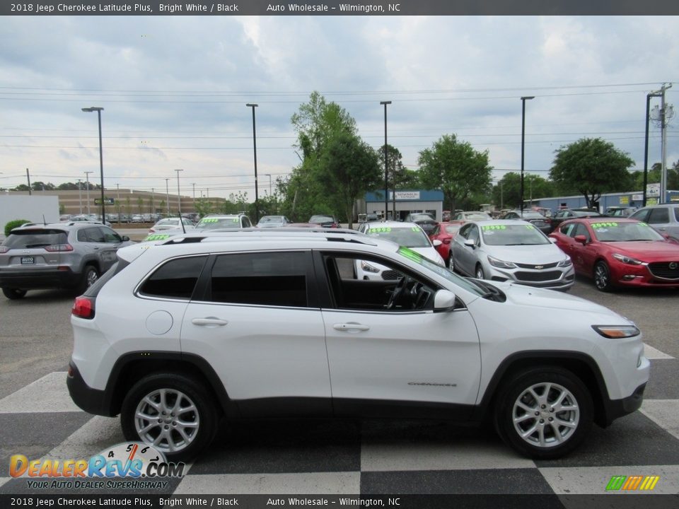 2018 Jeep Cherokee Latitude Plus Bright White / Black Photo #3