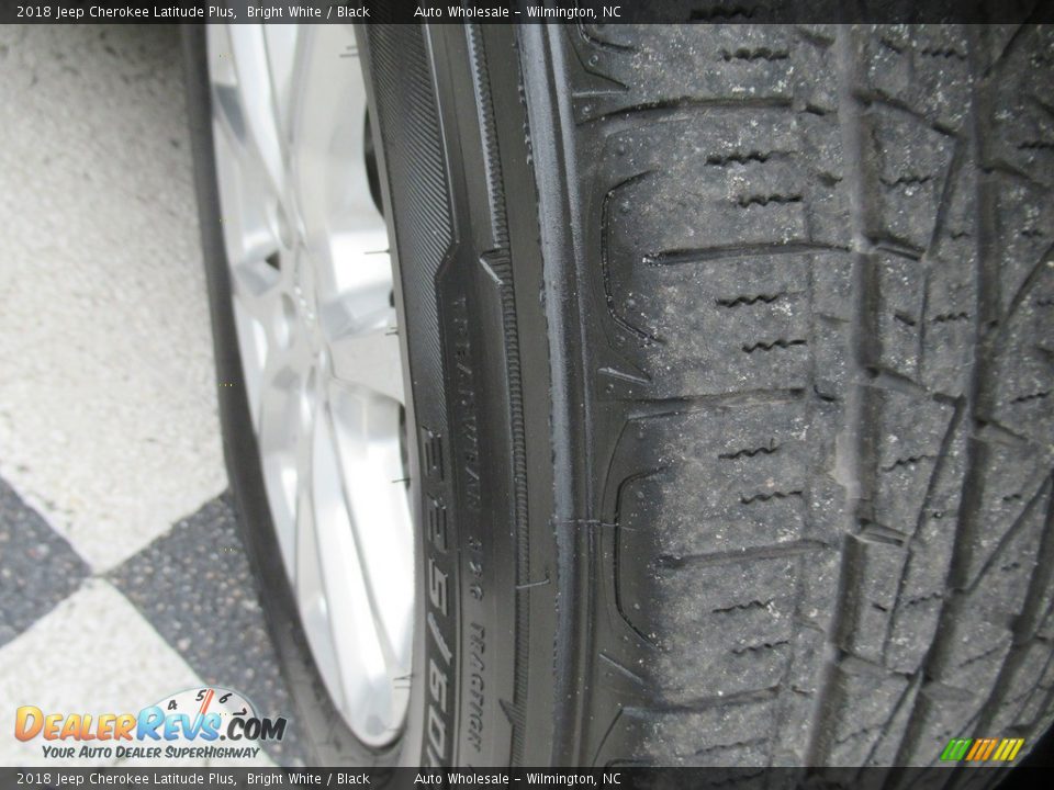 2018 Jeep Cherokee Latitude Plus Bright White / Black Photo #8