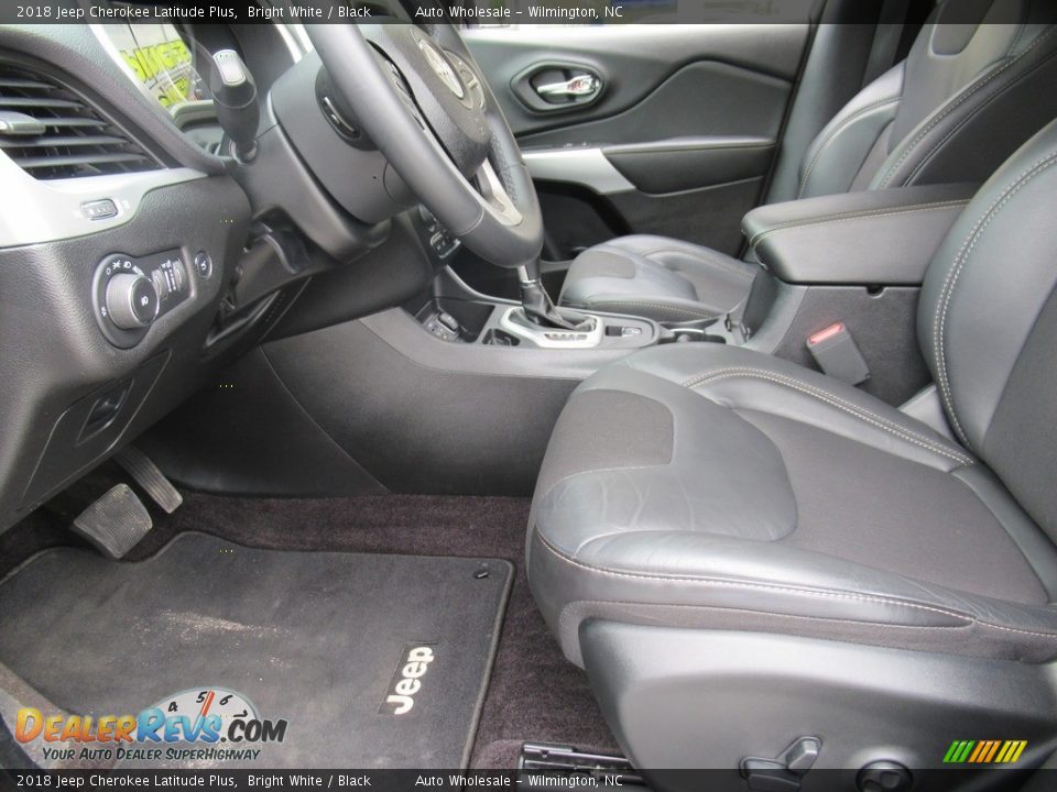 2018 Jeep Cherokee Latitude Plus Bright White / Black Photo #11