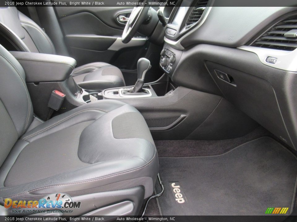 2018 Jeep Cherokee Latitude Plus Bright White / Black Photo #13