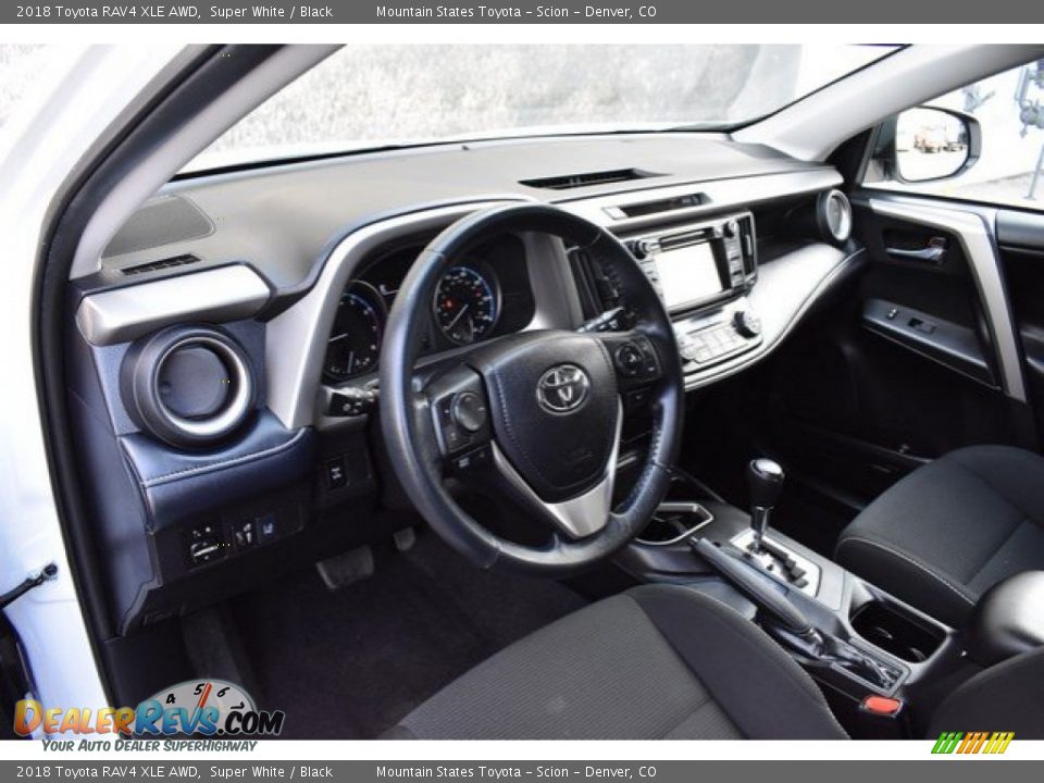 2018 Toyota RAV4 XLE AWD Super White / Black Photo #10