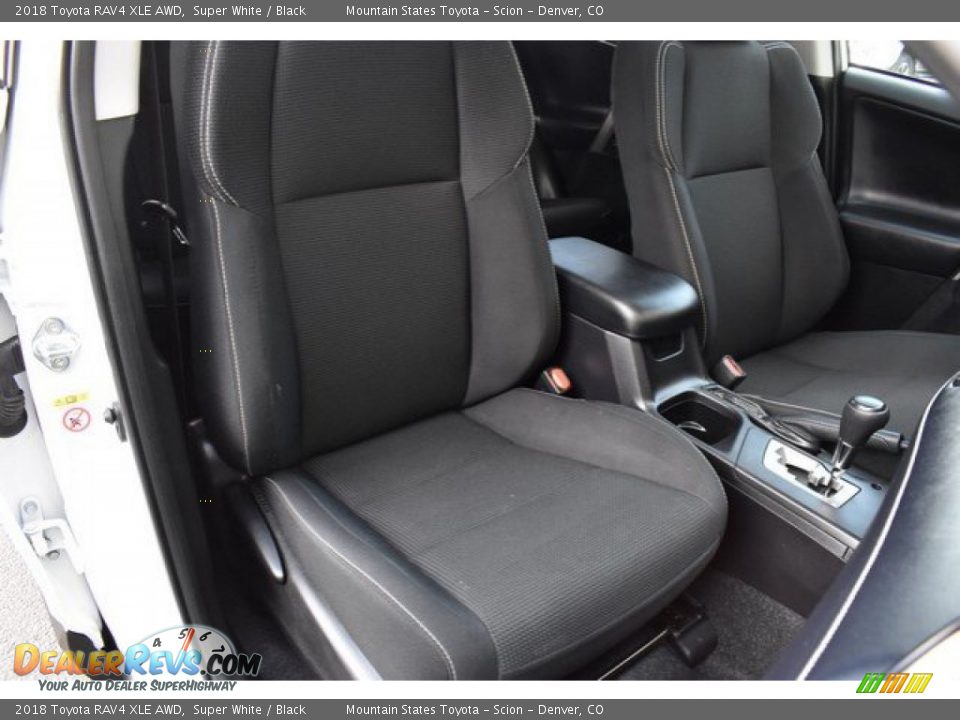 2018 Toyota RAV4 XLE AWD Super White / Black Photo #19