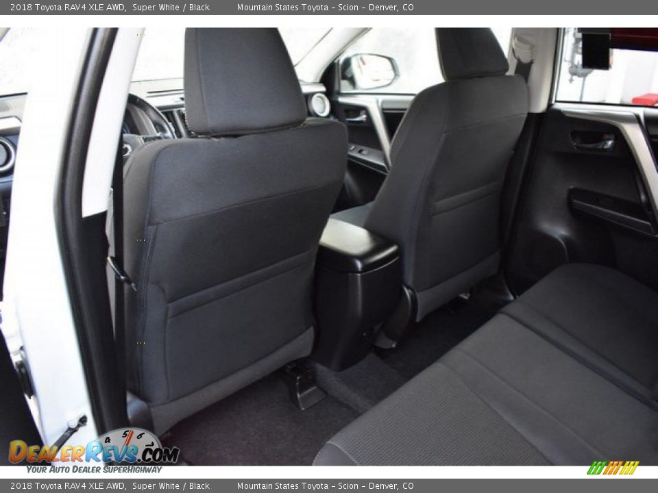 2018 Toyota RAV4 XLE AWD Super White / Black Photo #20