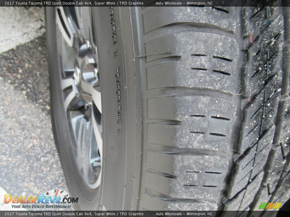 2017 Toyota Tacoma TRD Sport Double Cab 4x4 Super White / TRD Graphite Photo #8