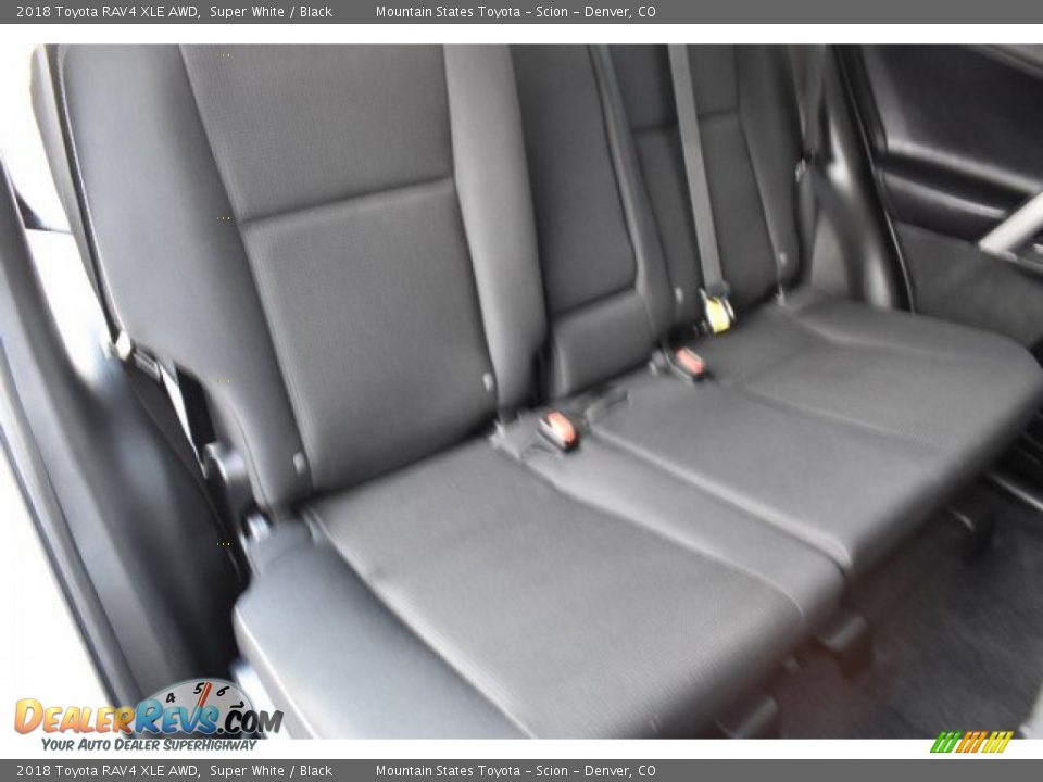 2018 Toyota RAV4 XLE AWD Super White / Black Photo #23