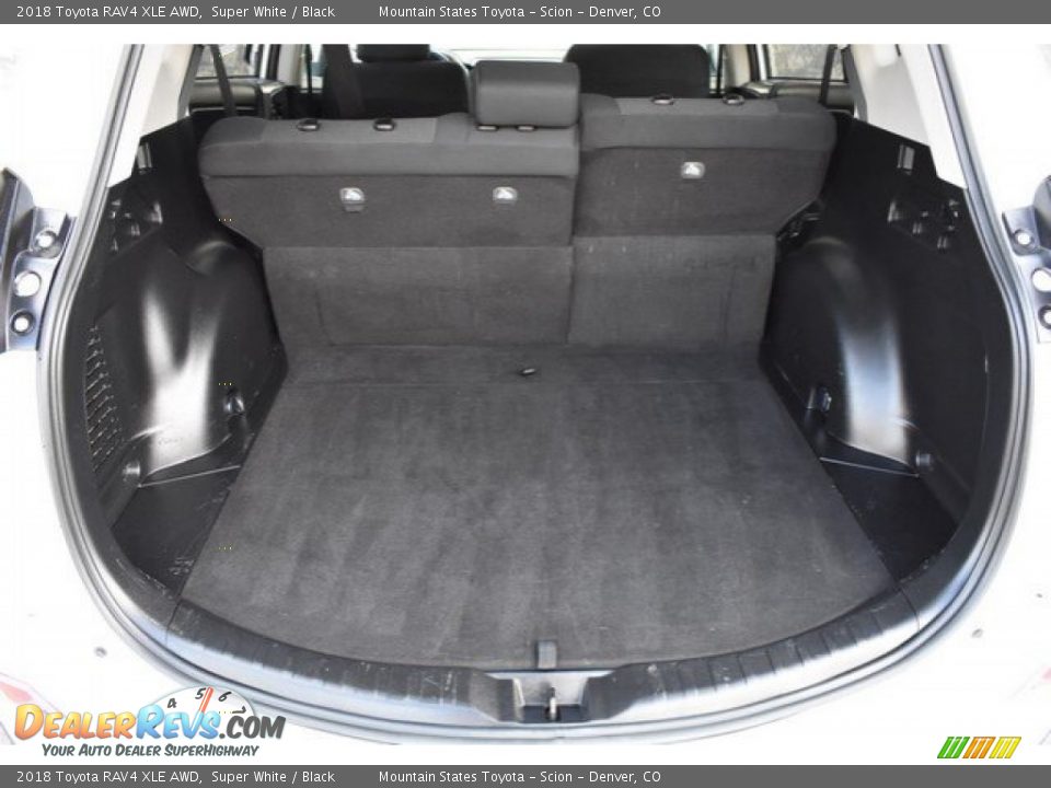 2018 Toyota RAV4 XLE AWD Super White / Black Photo #27