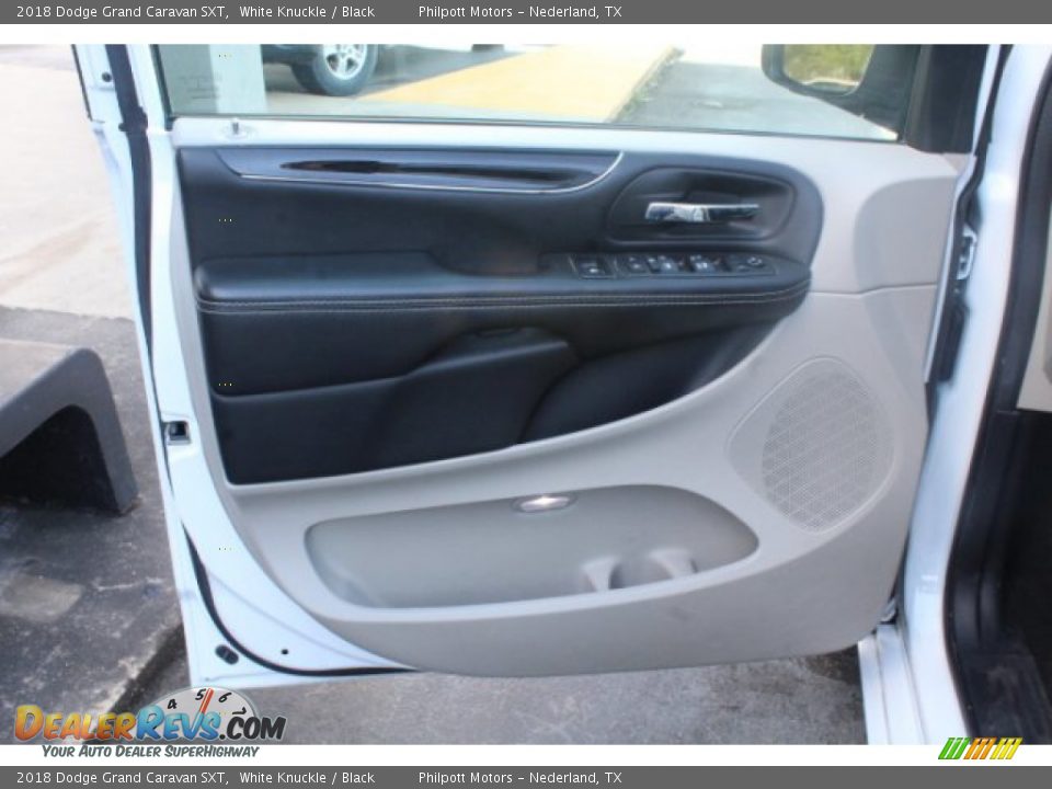 2018 Dodge Grand Caravan SXT White Knuckle / Black Photo #9