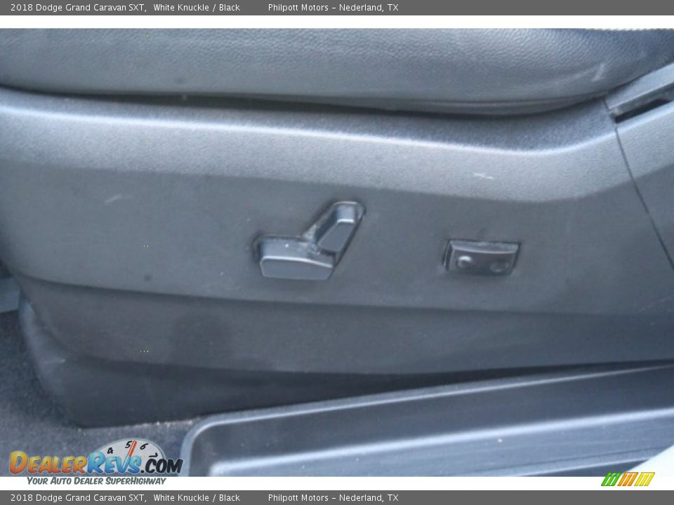 2018 Dodge Grand Caravan SXT White Knuckle / Black Photo #11