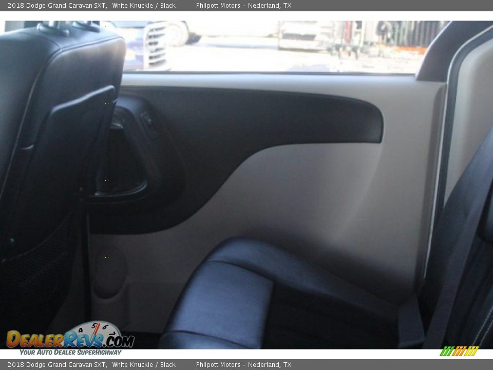 2018 Dodge Grand Caravan SXT White Knuckle / Black Photo #17