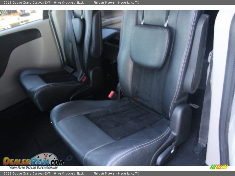 2018 Dodge Grand Caravan SXT White Knuckle / Black Photo #18