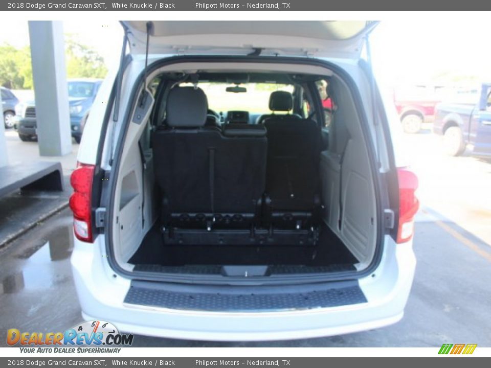 2018 Dodge Grand Caravan SXT White Knuckle / Black Photo #21