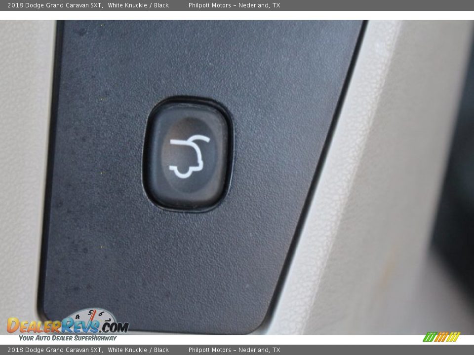 2018 Dodge Grand Caravan SXT White Knuckle / Black Photo #22