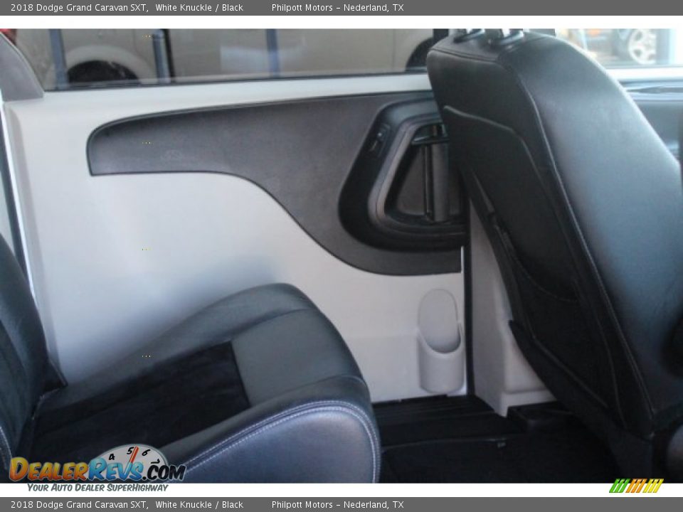 2018 Dodge Grand Caravan SXT White Knuckle / Black Photo #23