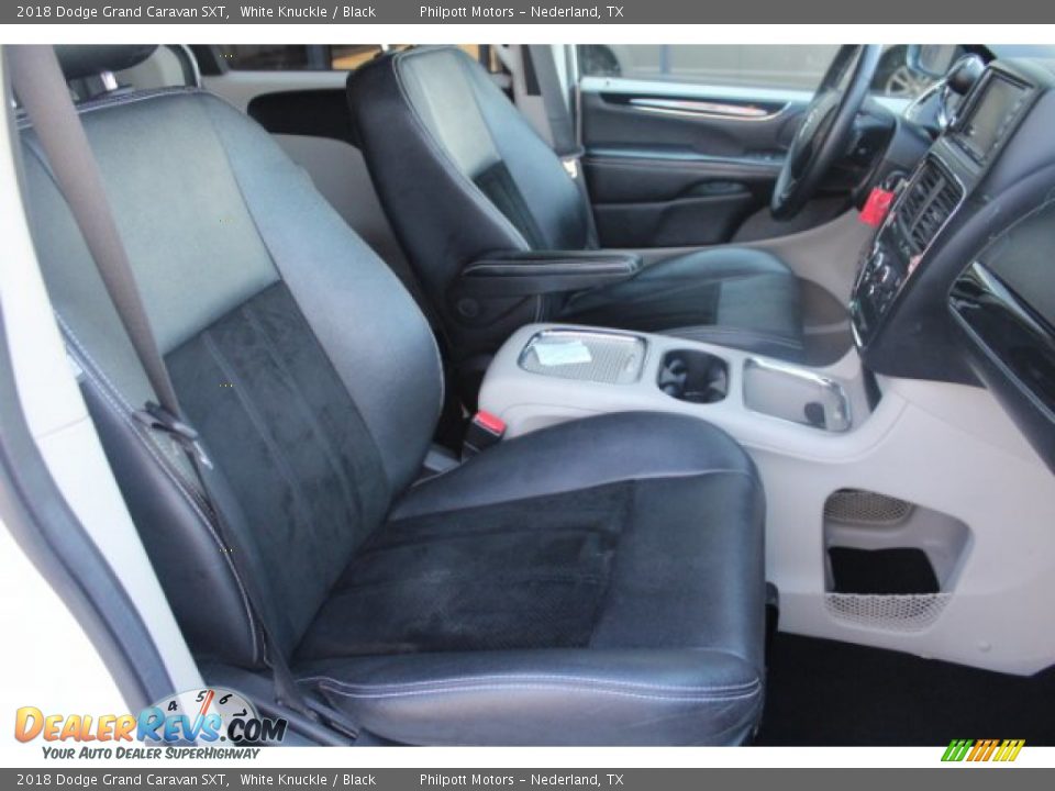 2018 Dodge Grand Caravan SXT White Knuckle / Black Photo #26