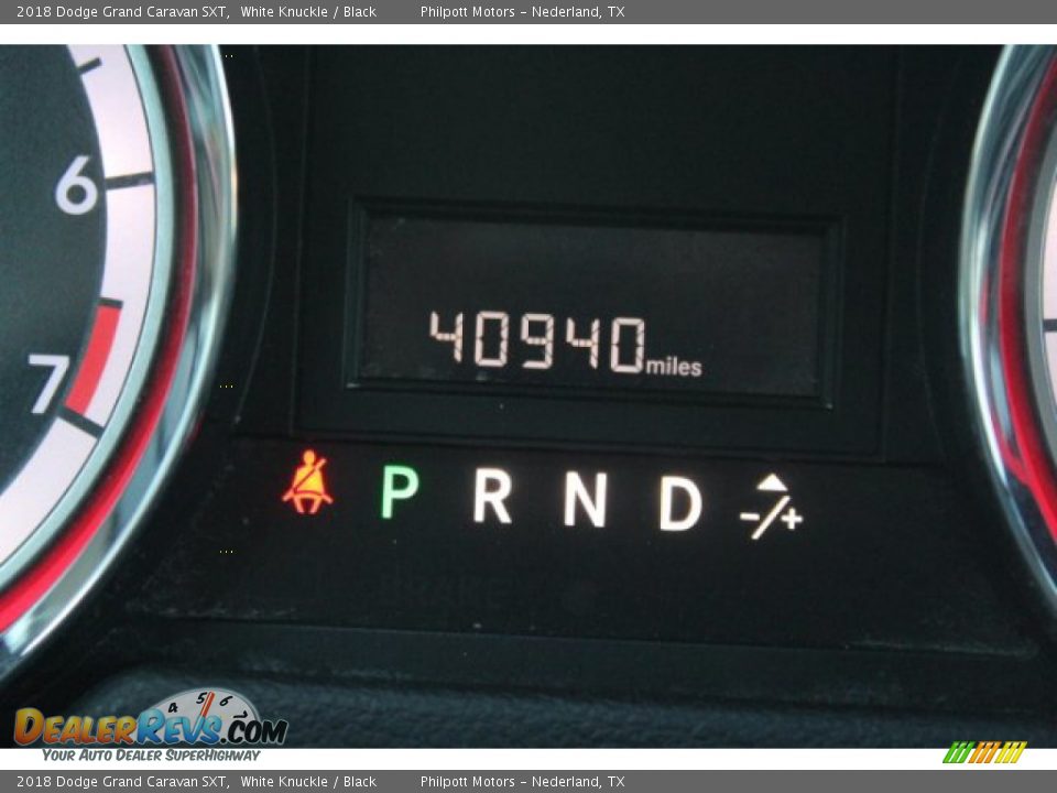 2018 Dodge Grand Caravan SXT White Knuckle / Black Photo #28