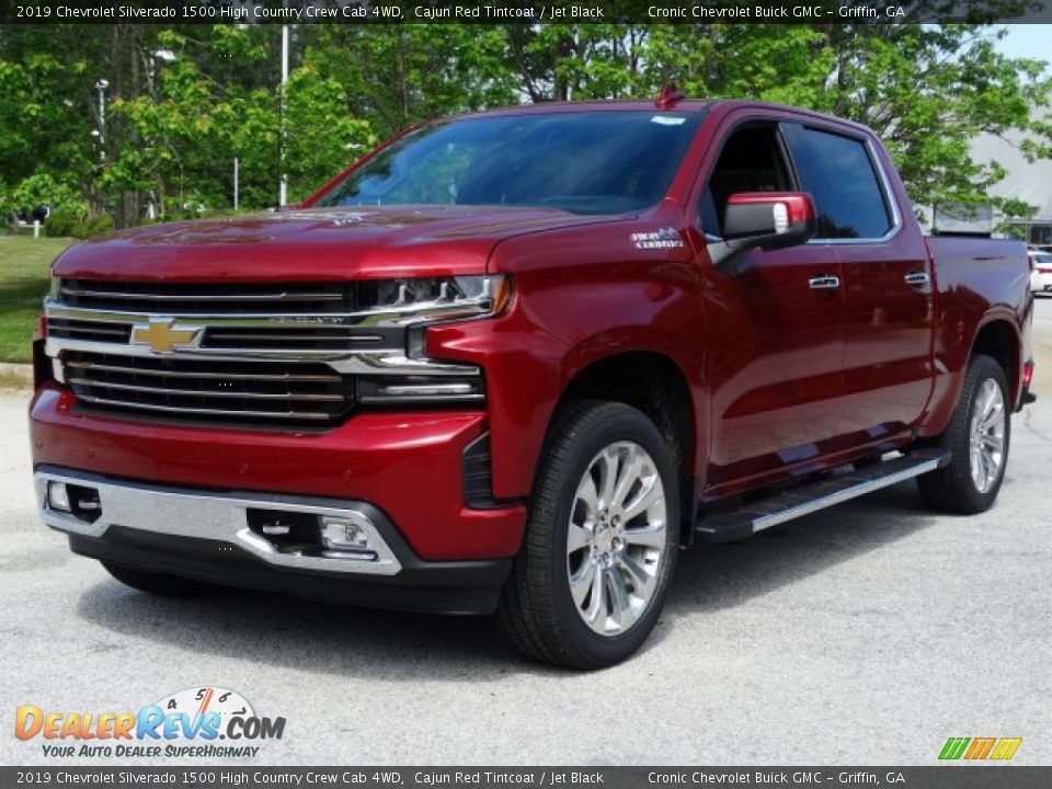 Front 3/4 View of 2019 Chevrolet Silverado 1500 High Country Crew Cab 4WD Photo #7