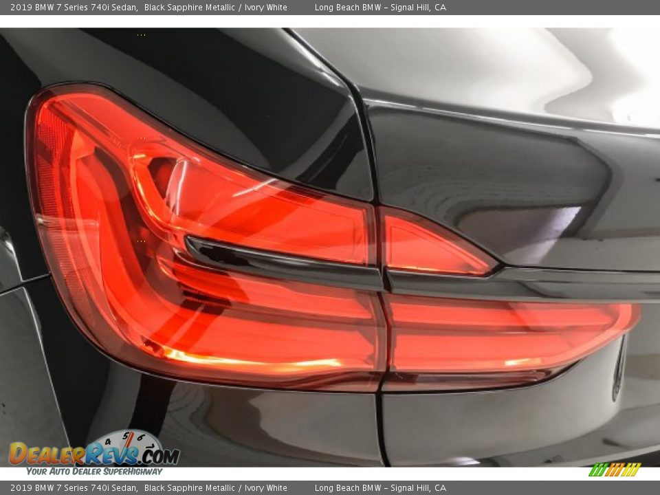 2019 BMW 7 Series 740i Sedan Black Sapphire Metallic / Ivory White Photo #25