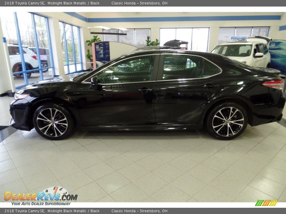 2018 Toyota Camry SE Midnight Black Metallic / Black Photo #2