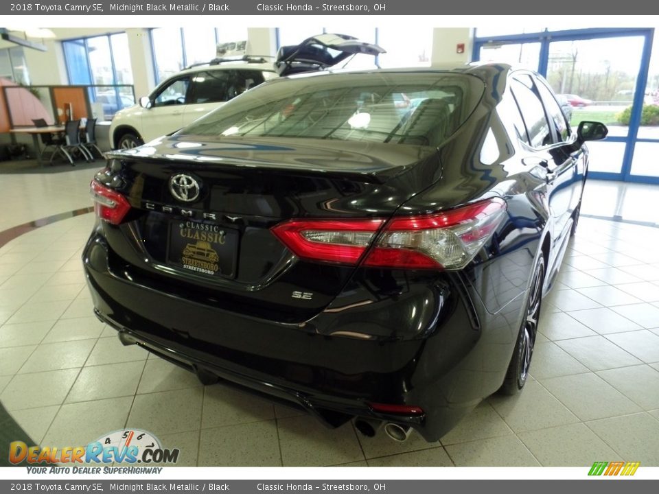2018 Toyota Camry SE Midnight Black Metallic / Black Photo #4