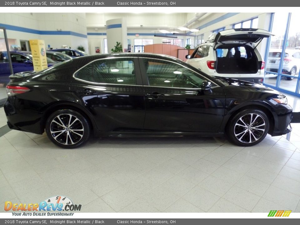 2018 Toyota Camry SE Midnight Black Metallic / Black Photo #5