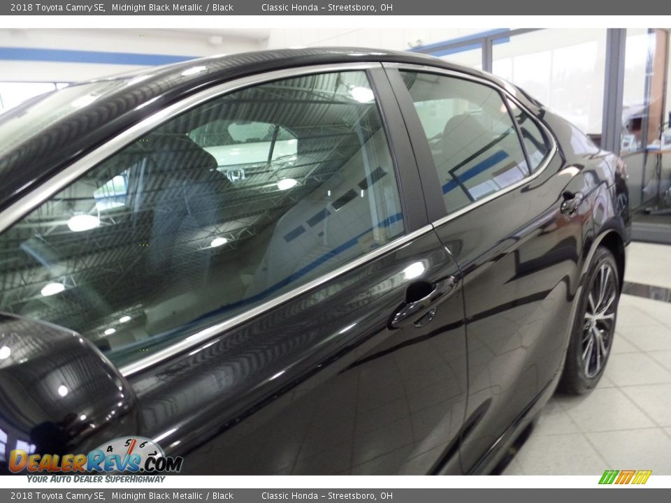 2018 Toyota Camry SE Midnight Black Metallic / Black Photo #8