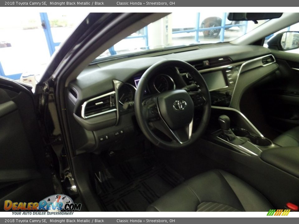 2018 Toyota Camry SE Midnight Black Metallic / Black Photo #15