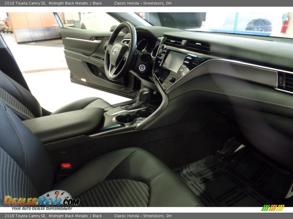 2018 Toyota Camry SE Midnight Black Metallic / Black Photo #18