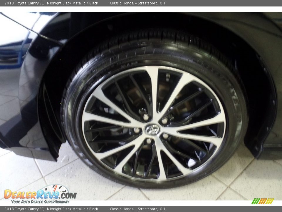 2018 Toyota Camry SE Midnight Black Metallic / Black Photo #33