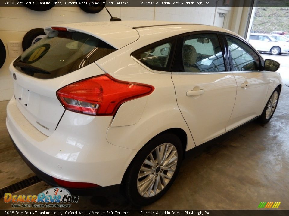2018 Ford Focus Titanium Hatch Oxford White / Medium Soft Ceramic Photo #4